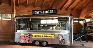 Food Trailer Truck Smith Food Altdorf Landshut Munchen Original American Bar B Que In Einem Authentischen In 2020 Catering Munchen Catering Romantisches Essen