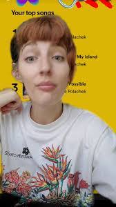 Carolyn Mcelroy's Instagram, Twitter & Facebook