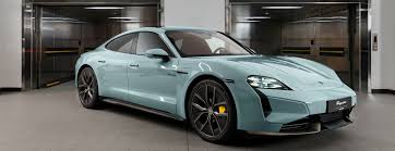 Choáng ngợp cảm xúc: Porsche Việt Nam giới thiệu dòng xe Taycan mới –  Porsche Vietnam