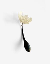 Yi Li Brooch 16 Hours 2020 Ox Horn Silver Cornu Gorais 8 X 3 X 2 5 Cm From Series In 2020 Floral Jewellery Contemporary Jewelry Design Contemporary Jewellery