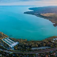 Idén is közel tízezer indulót várnak magyarország ikonikus és bakancslistás nyári. The Best Travel Guide To Lake Balaton Updated 2021 Arrivalguides Com