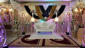 Your guests will enjoy the fine architectural design of european style hall inside and out, a large dining area, dance area, stage, light show and a photo taking area complete with backdrop and etc. Sunshine Banquet Hall Kr Klang Wedding Research Malaysia