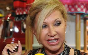 Nicht nur, weil sich die gebürtige kölnerin an der seite von ehemann robert geiss (57) zur millionärsgattin und unternehmerin gemausert hat, sondern auch, weil sie sich. Carmen Geiss Mit Dreads In Fruherem Ich Kaum Wiederzuerkennen Carmen Geiss Darsteller Sangerin