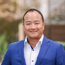 Eric Bohn, Real Estate Agent