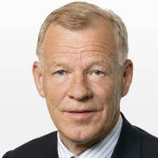 När anders wiklöf tillsätter personer på ledande positioner inom sitt företag letar han gärna efter människor som påminner om honom själv. Alandsbanken Anders Wiklof