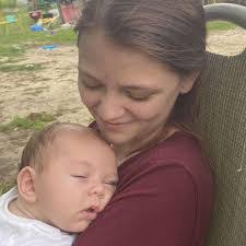 Wanda Croft's Instagram, Twitter & Facebook