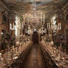 Amazing Tablesetting From Last Week S Venice Wedding In 2020 With Images Long Table Wedding Round Wedding Tables Wedding Table Settings
