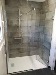 Cabine De Douche En Verre Trempe Sur Mesure Compose D Un Element Fixe Avec Raidisseur Et D Un Porte Sur Charnieres Chr Cabine De Douche Douche En Verre Douche