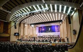 Are loc o dată la doi ani și participă soliști renumiți internațional, laolaltă cu cele mai faimoase orchestre dar și dirijori celebri. Cand Vor Fi Puse In Vanzare Biletele Pentru Festivalul InternaÅ£ional George Enescu 2019