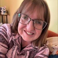 I've only just got my sentro 48 and only made one thing although I have  been practicing all day. Is it meant to clunk like it had square gears?  Like it's smooth