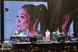 Band Gigi, Radja dan Vina Tutup Festival Musik Remember November Dengan  Gemilang