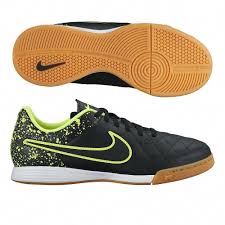 With The Youth Nike Tiempo Genio Indoor Shoes Kids Can Get The Touch And Comfort They Zapatos De Futbol Sala Zapatos De Futbol Nike Zapatillas De Futbol Sala