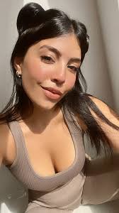 Triste realizzare che a 21 anni 🧹 più tempo nella mia testa che nella vita  reale.