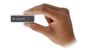 Playing With A Logitech Cube And It S Pretty Darn Sweet Tiny And Surprisingly Precise Wireless Travel Mouse Logitech Logitech Mouse Smartphone Fashion
