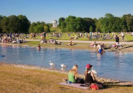 With the constantly changing and diverse menu, there is a dish to suit every taste. Schaulaufen Im Englischen Garten Geo