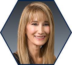 Julie Ennis's Instagram, Twitter & Facebook