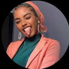 Bonnie Manning's Instagram, Twitter & Facebook