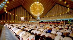 Hukum sholat berjamaah adalah sunah muakad, yaitu pekerjaan yang lebih utama dikerjakan oleh perhatikan gambar berikut ini! Terkini Tiada Tarawih Atau Solat Jemaah Di Surau Mahupun Masjid Sepanjang Pkp Ini
