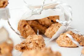 Flaky, rich, and delicious, they consist of flour, sugar, eggs, butter, and milk, while the filling is a combination of dried. Sizilianische Cuccidati Rezept Nothing Gets You In The Christmas Spirit Quite Like Making These Christmas Italian Fig Cookies Feigenkekse Italienische Platzchenrezepte Italienische Platzchen Sweet Cookie Dough Filled With Dried Figs