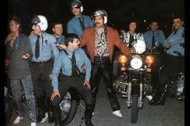2 3 they also decided to form two teams (one for the argentine third division and the other for the fourth) and chose to sport white shirts. Queen With The Argentine Police After Their Show At The Velez Sarsfield Stadium In Buenos Aires 1981 Queen