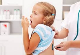 Wenn der husten nach drei wochen nicht weg ist, sollte ebenfalls ein arzt sich das ansehen. Erkaltung Wann Muss Mein Kind Zum Arzt Aponet De