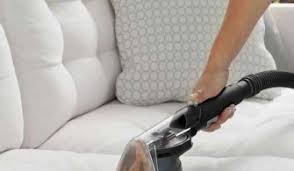 Koltuk nasıl silinir, deri, kadife, süet ya da pamuklu koltuk nasıl temizlenir merak ediyorsanız bu kadife koltuğu silmek için ihtiyacınız olan malzemeler: Chester Koltuk Temizligi Dekorasyon Rehberi