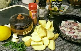 Recipes included are patatas bravas, patatas a lo probre, potato salad and potatoes with garlic aioli. Spanish Octopus Recipe With Potatoes And Paprika Dishes Of Spain