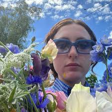 taking break from reminding you to come to all the shows I've announced to  introduce you to summer carol. Summer carol is similar to winter carol but  less…cold and full of dread ?