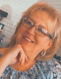 Karla Gale's Instagram, Twitter & Facebook