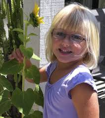 Kindergartners join Wyland to paint tribute to Maddie James