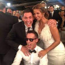 Aleix espargaró was born on july 30, 1989 in granollers, barcelona, catalonia, spain as aleix espargaró villà. Asi Fue La Boda Del Piloto Aleix Espargaro Aleix Espargaro Junto A Su Muj Loc Elmundo