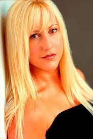 Carrie Simcox's Instagram, Twitter & Facebook