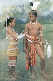 Pakaian tradisional adat manteren lemo maluku utara. File Young Ibans Or Sea Dayaks Jpg Orang Budaya Pakaian Tradisional