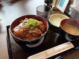 小呂島"初"食堂「よんじょい」がオープンしました！＠小呂校区】 西区地域支援課離島振興担当からのお知らせです(^^)/ 突然ですが、皆さんは、福岡市西区にある離島「小呂島（おろのしま）」ってご存じですか？ 小呂島は姪浜旅客待合所から市営渡船で約65分の玄界灘に ...