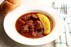 Mildes Rindsgulasch Rezept Auf Babyspeck At Blw Gulasch Baby Led Weaning Rindfleisch Baby Rezept Fl Rindsgulasch Rindergulasch Rezept Kochen Fur Kleinkinder
