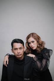 Padahal, foto prewed dengan konsep hitam putih ini banyak keuntungannya lo. 71 Foto Prewedding Casual Terbaik Unik Indoor Outdoor