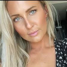 Alyssa Butts's Instagram, Twitter & Facebook