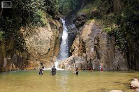 Terkenal sebagai port berkelah dengan pemandangan cantik dan nyaman, ramai yang menjadikan tempat ini sebagai weekend getaway dengan. 16 Air Terjun Di Selangor Yang Menarik Untuk Day Trip Seronok Best