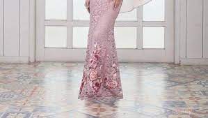 Inspirasi model baju pesta brokat simpel untuk hijaber yang ingin ke kondangan jadi bridesmaid. Wah Dress Brokat Modern Dengan Hijab Benar Benar Kece Buat Kondangan Intip Padu Padannya Di Sini