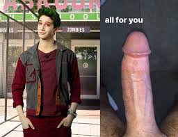 Ator Famoso Da Disney Milo Manheim Pelado Socando Punheta Gostosa - Volumes  Famosos Nus