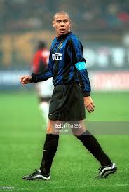 Das ist ronaldo das ist der dreimalige weltfußballer das ist brasiliens weltmeister 1994 und 2002. Eigentlich Ronaldo Luis Nazario De Lima Sportler Fussball Ronaldo Luis Nazario De Lima Ronaldo Cristiano Ronaldo