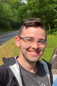 ISO: roommate to apply for a 3 bed house in highland park Hi everybody! My  friend and I have a couple of houses we are almost ready to apply for in  highland