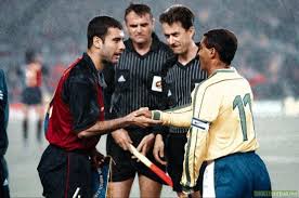Información sobre brisbane strikers enviar datos. Pep Guardiola And Former Barca Striker Romario Captaining Barcelona And Brazil Respectively In A Friendly Match At The Nou Camp 1999 Troll Football
