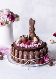 Milka schwamm kuchen mit schokolade füllung und stücke von milch schokolade 175g, milka, milka, milka kuh, milka cookies, milka empfindungen, milka zart, milka weiche, milka kuchen, milka keks, milka jaffa, milka kuchen biscui. Schokohasen Brownie Himbeertorte Emma S Lieblingsstucke Rezept In 2021 Milka Schokolade Himbeertorte Kuchen Buffet