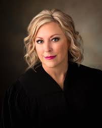 Kara Pettit's Instagram, Twitter & Facebook