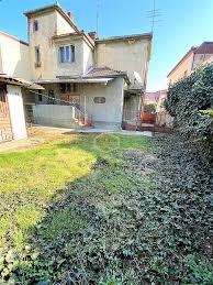 Check spelling or type a new query. Casa Boiereasca Cu 5 Camere Central Perfecta Pentru O Familie Sediu De Societate