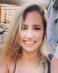 Hillary Roberts's Instagram, Twitter & Facebook