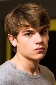 Reparto de Hipócrates (serie 2018). Creada por Thomas Lilti