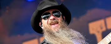 POESY Ventures Into the Forest for a Cathartic “Diamonds” Performance