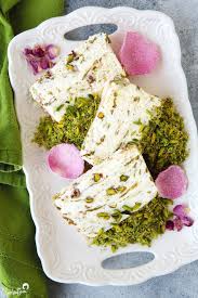 In a large bowl whisk together milk & pudding mixes for 1 minute. Pistachio Kunafa Ice Cream Cake Cleobuttera